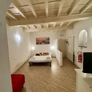 https://lovely-studio-steps-from-basilica-santa-croce.it-tuscanyhotel.com